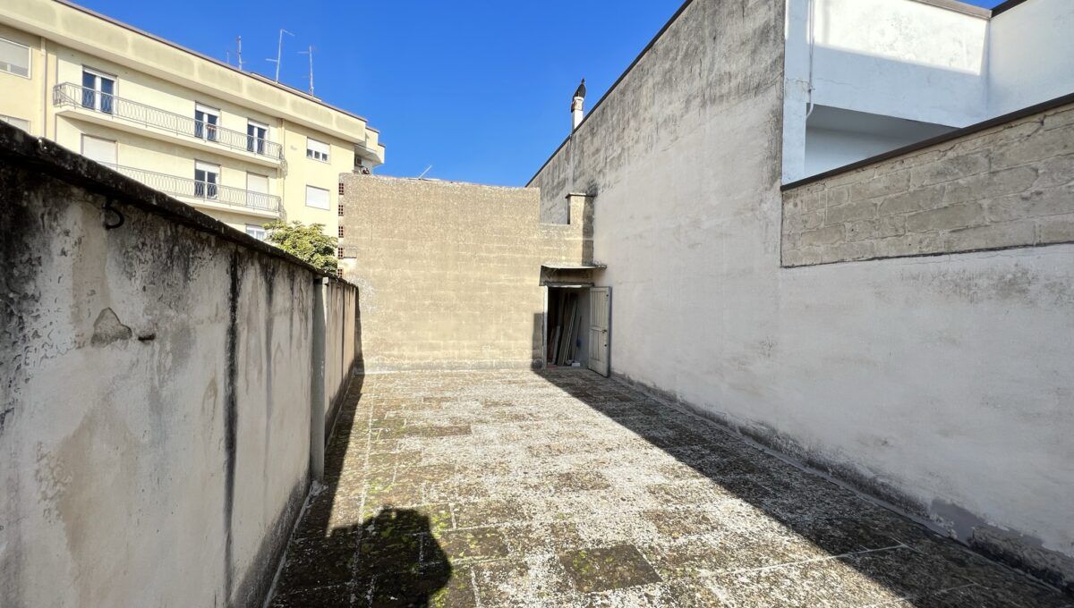 Casa indipendente di  3 vani /135 mq  a Cassano delle Murge (zona Centrale)