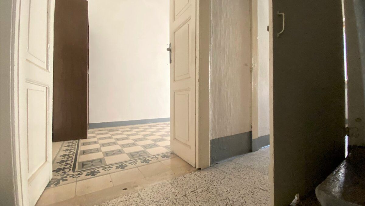 Casa indipendente di  4 vani /200 mq  a Cassano delle Murge (zona Centrale)