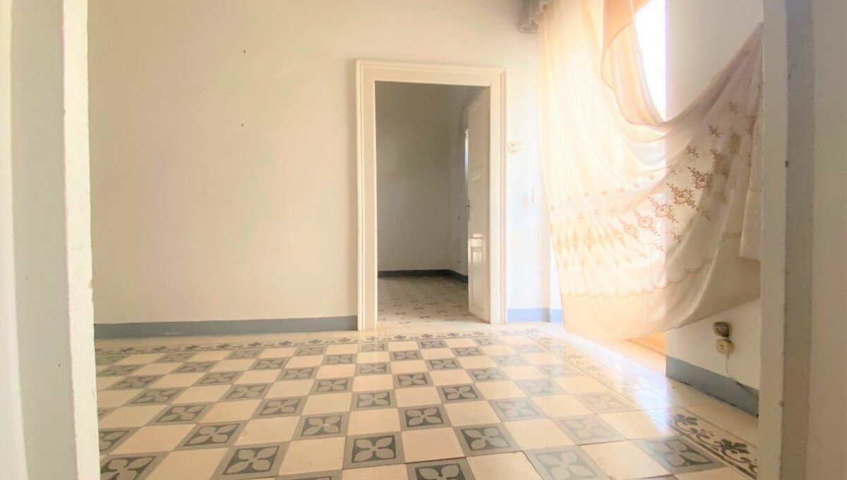 Casa indipendente di  4 vani /200 mq  a Cassano delle Murge (zona Centrale)