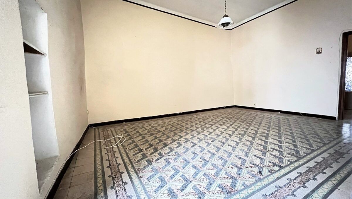 Palazzo / Stabile di  6 vani /350 mq  a Cassano delle Murge (zona centrale)