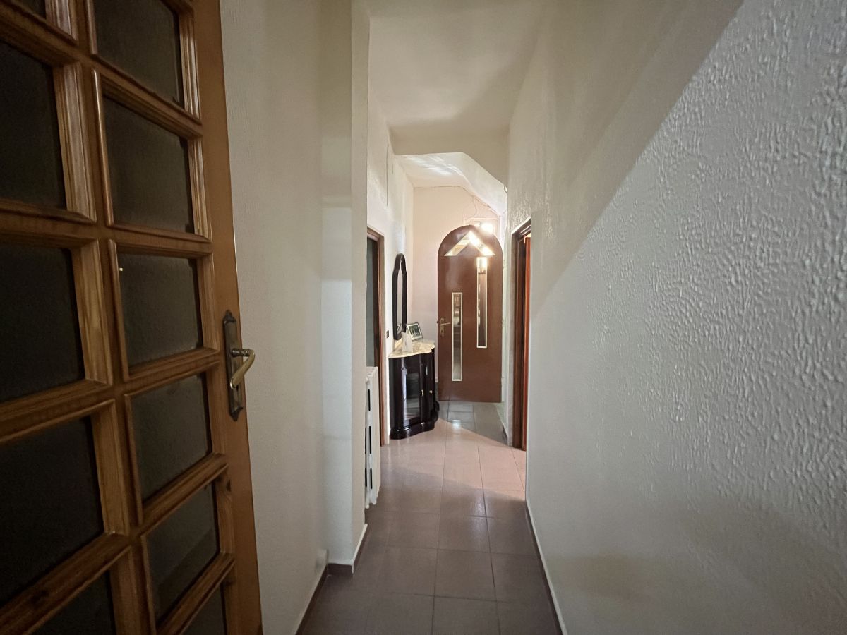 Casa indipendente di  3 vani /200 mq  a Bitetto (zona Via Bari)