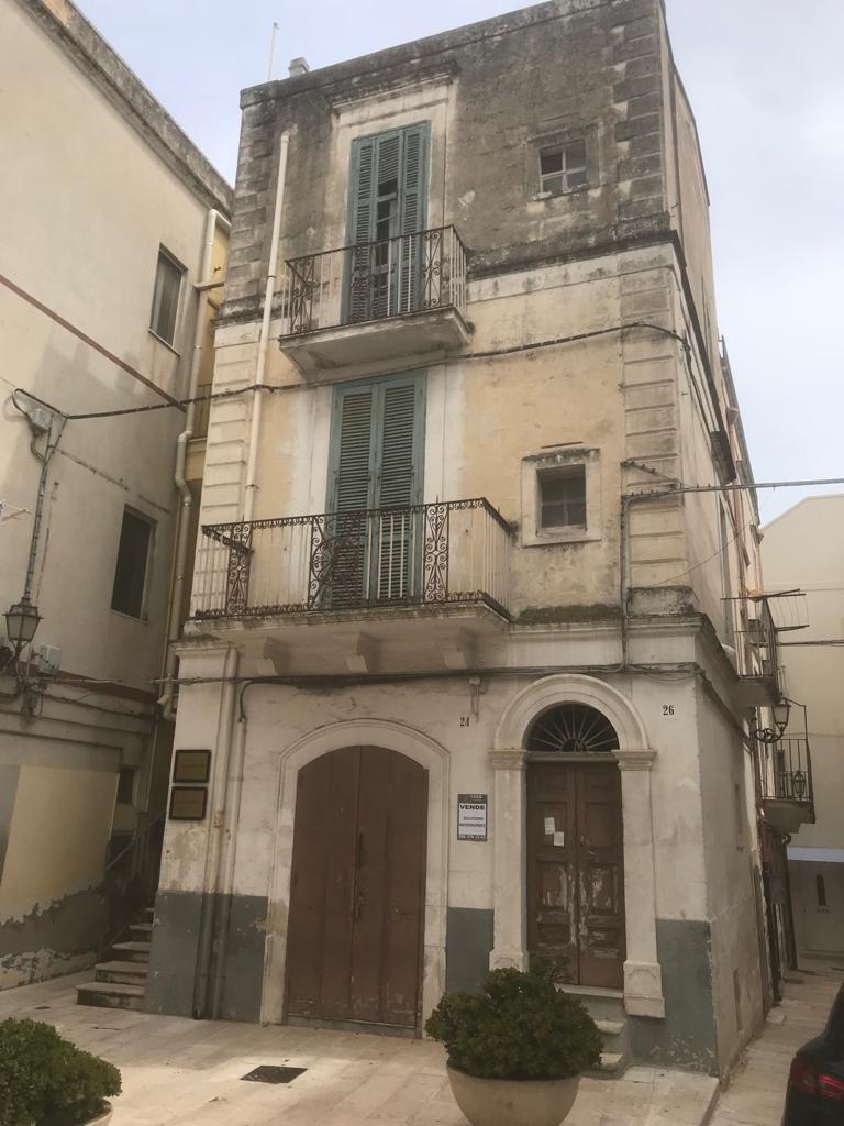 Casa indipendente di  2 vani /64 mq  a Noicattaro (zona zona piazza )