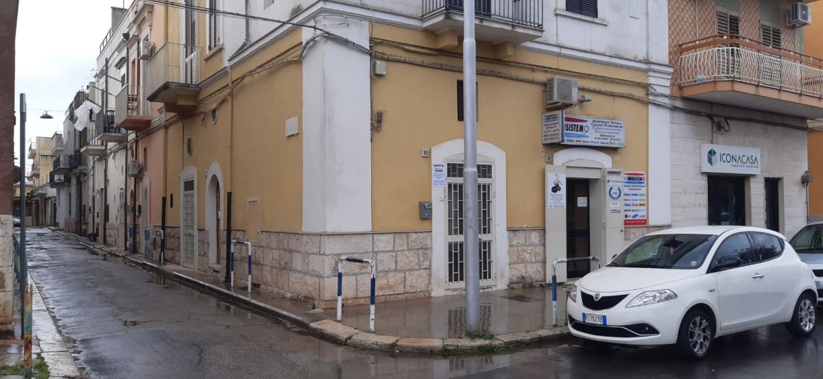 Appartamento di  1 vani /25 mq  a Modugno (zona VILLA COMUNALE)