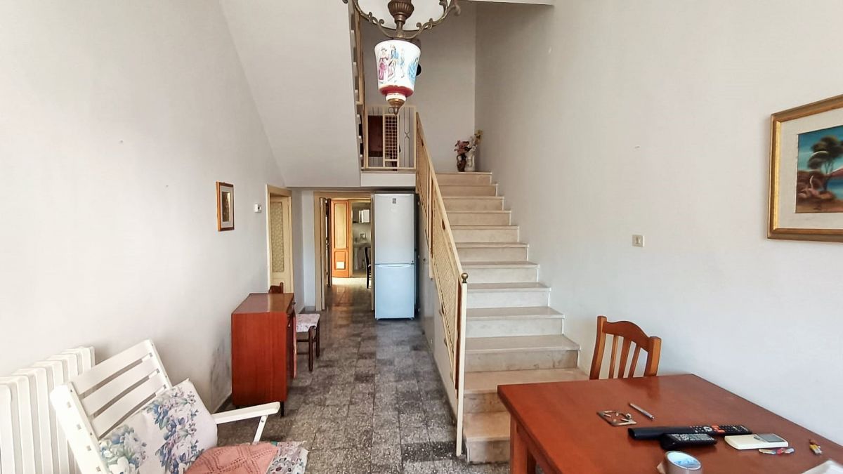 Casa indipendente di  3 vani /80 mq  a Cellamare (zona piazza aldo moro )