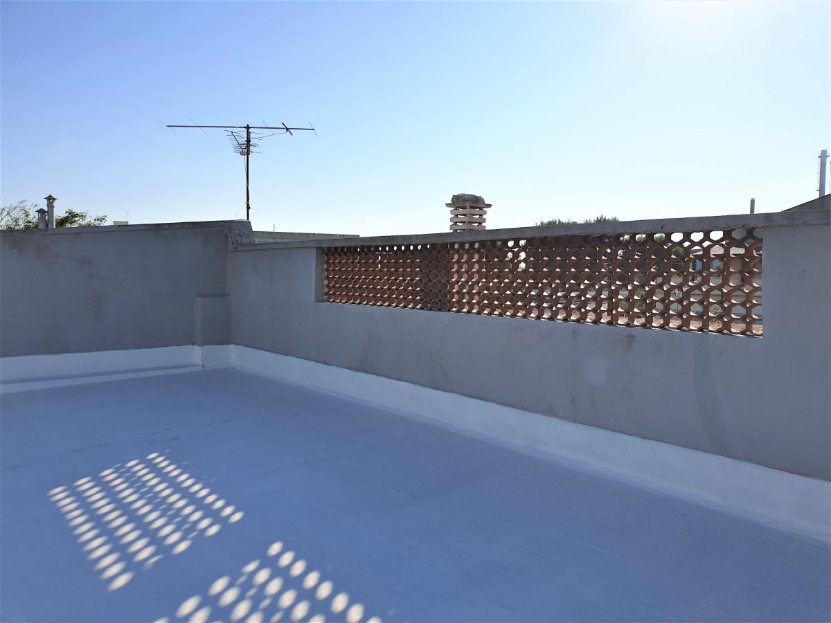 Villa antica 116 mq. con 2 case indipendenti di 59 mq. ciascuna a Bari - (zona Mungivacca)