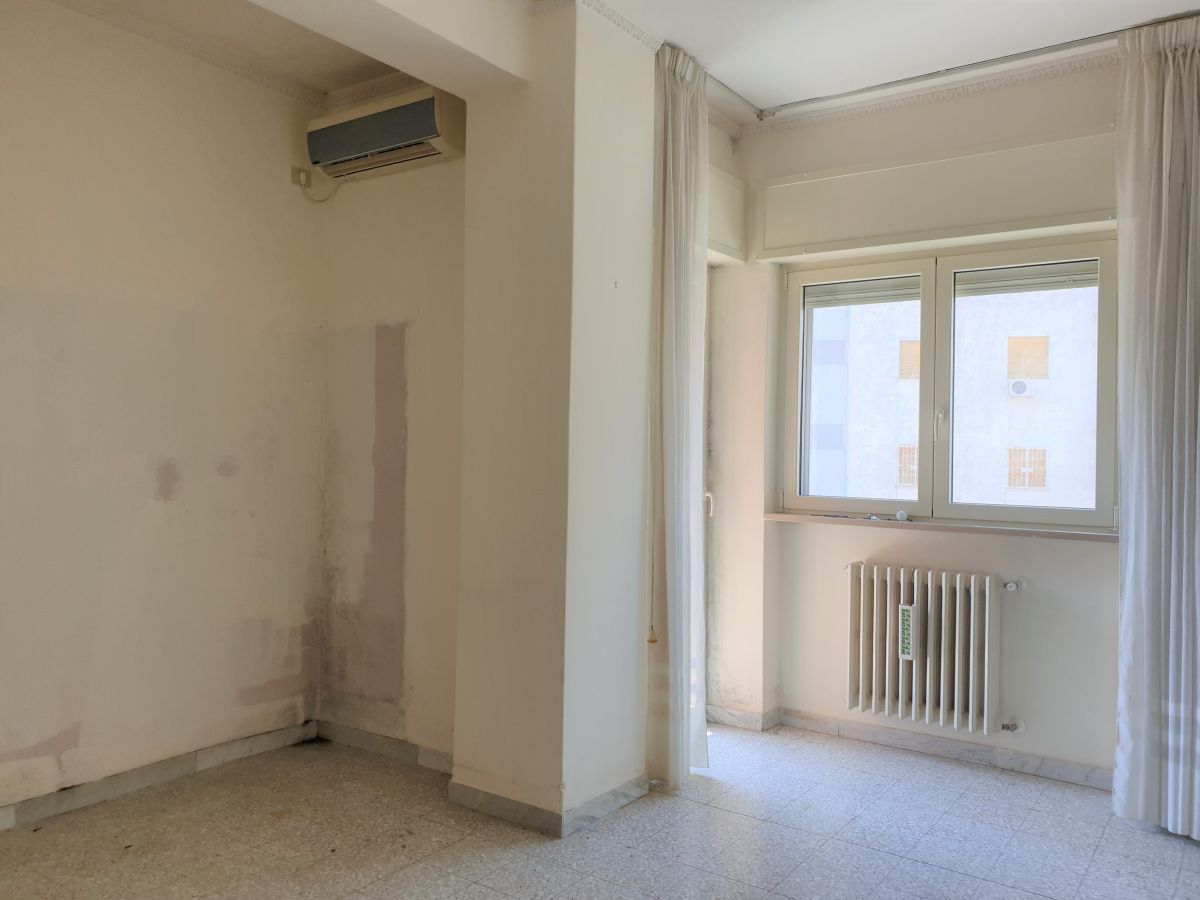 Appartamento di  3 vani /98 mq  a Bari - San Paolo