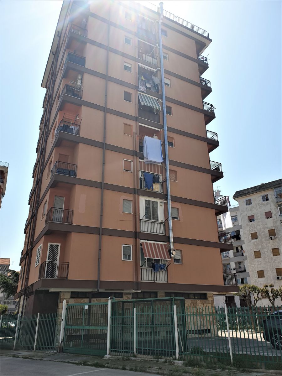 Appartamento di  3 vani /98 mq  a Bari - San Paolo