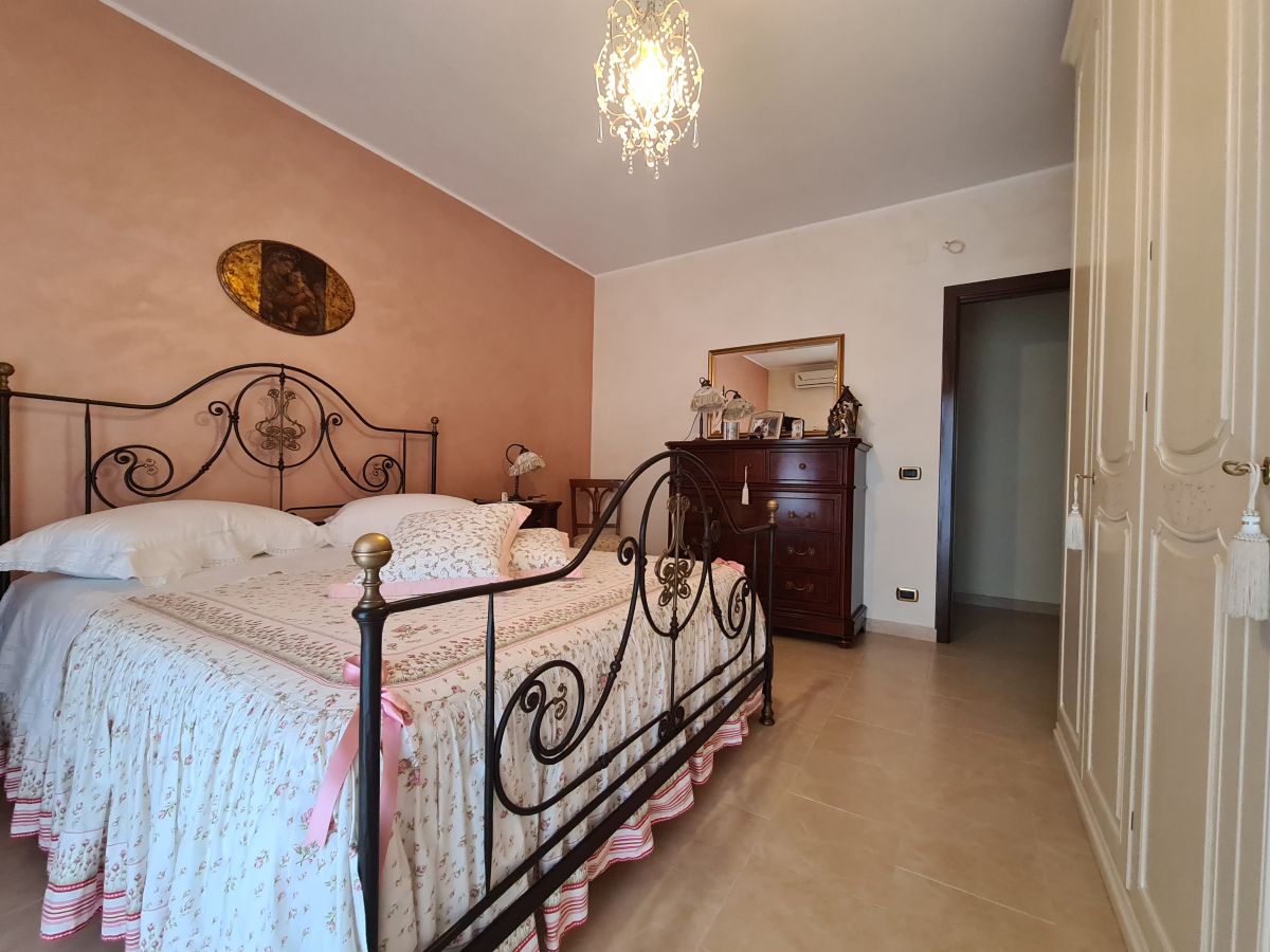 Appartamento di  2 vani /90 mq  a Bisceglie (zona S. Andrea)