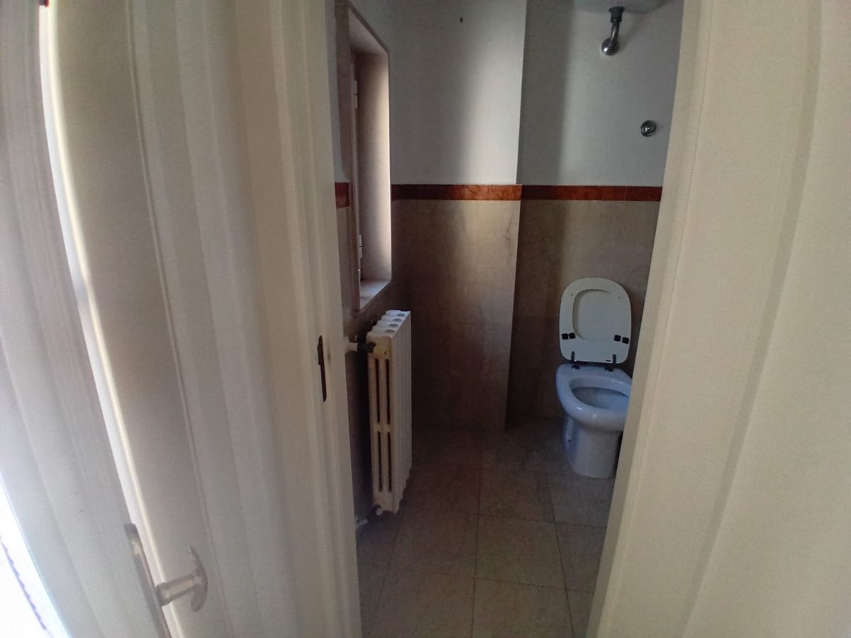 Appartamento di  4 vani /110 mq  a Bari - Murat (zona CENTRO)