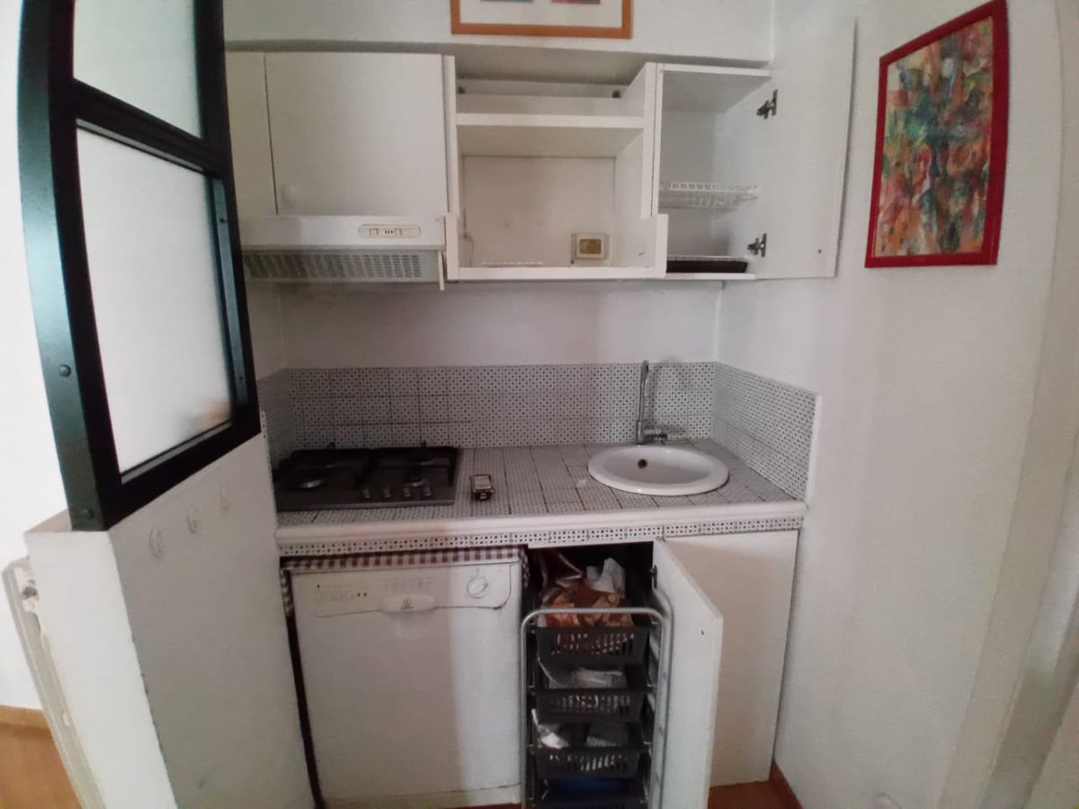 Appartamento di  4 vani /110 mq  a Bari - Murat (zona CENTRO)