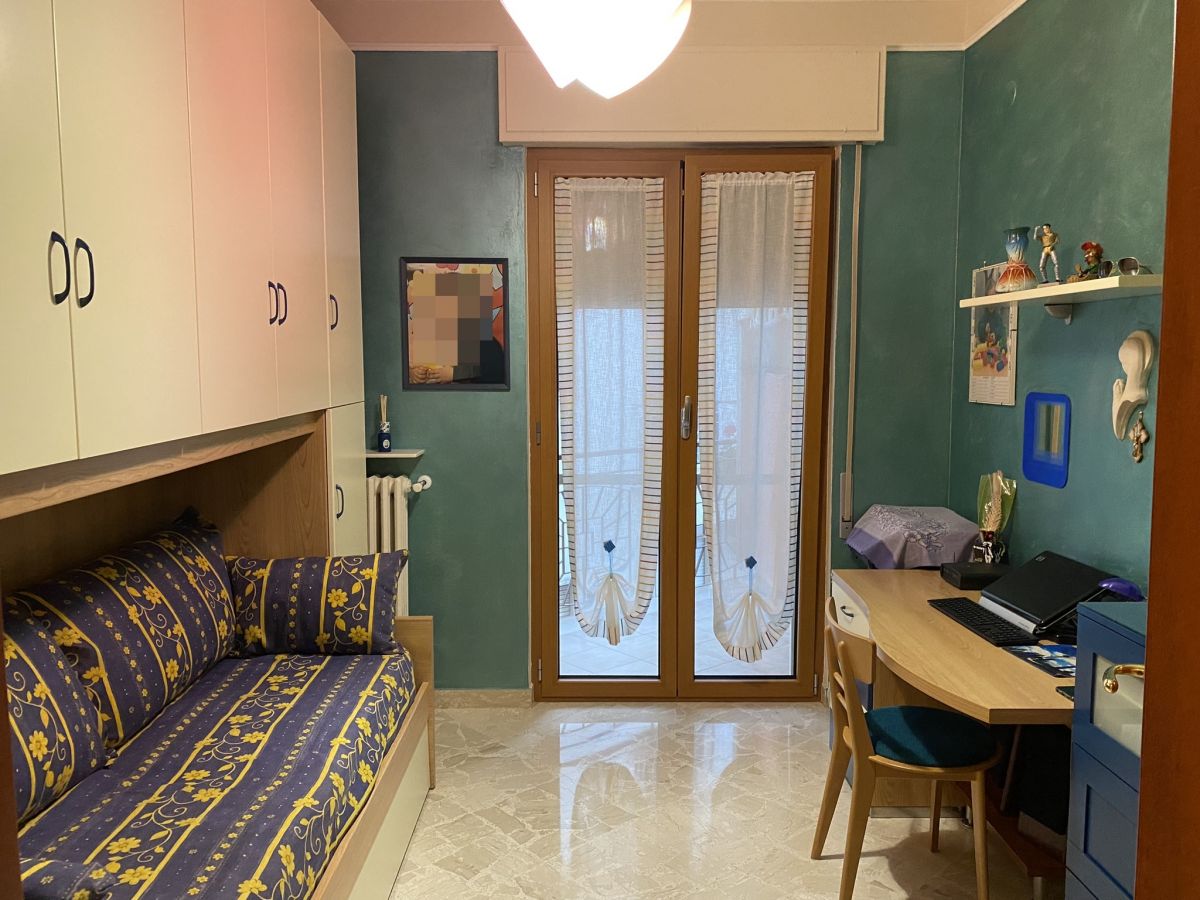 Appartamento di  3 vani /100 mq  a Corato (zona Zona Stazione)