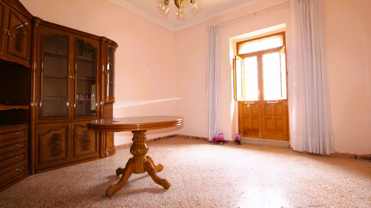 Casa indipendente di  3 vani /80 mq  a Cellamare (zona corso roma)