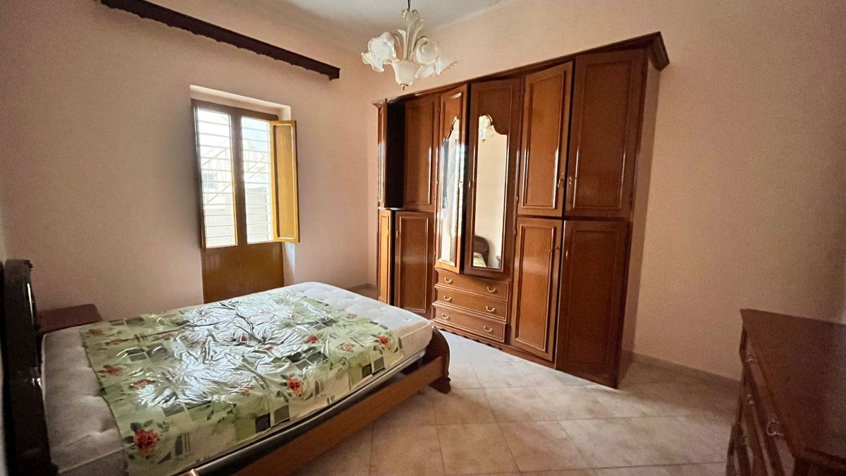 Casa indipendente di  3 vani /80 mq  a Cellamare (zona corso roma)