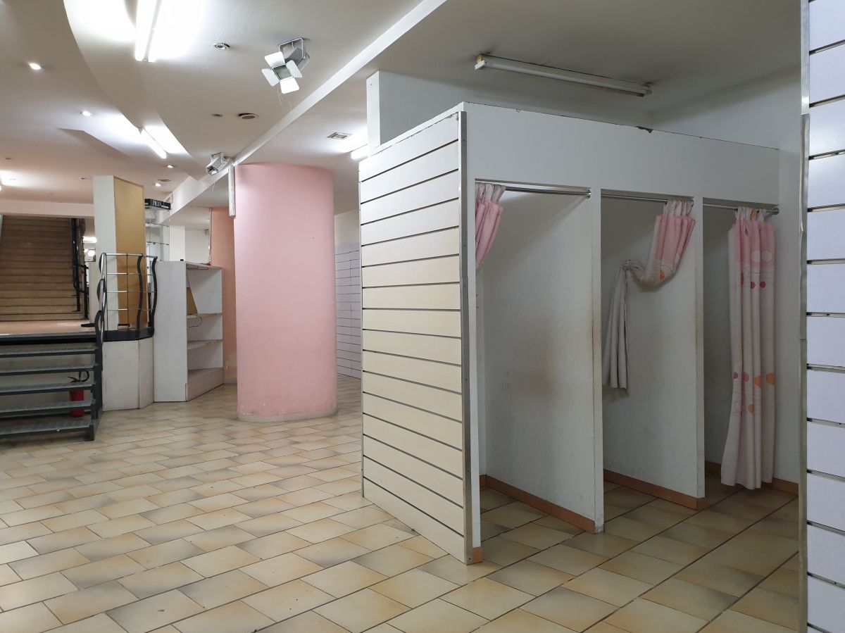 Locale commerciale 480 mq a Bari - Picone (zona vicinanze Stazione Centrale)