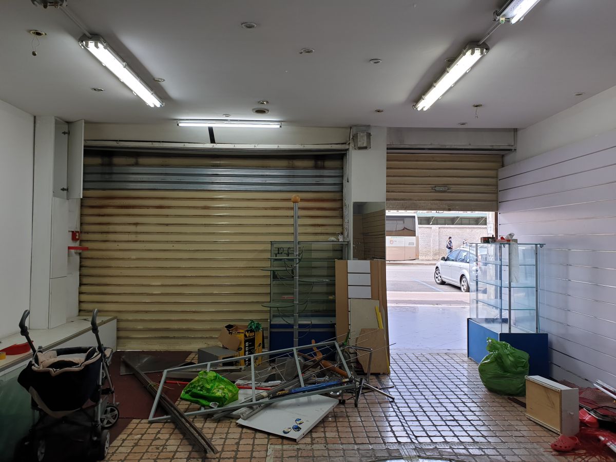 Locale commerciale 480 mq a Bari - Picone (zona vicinanze Stazione Centrale)