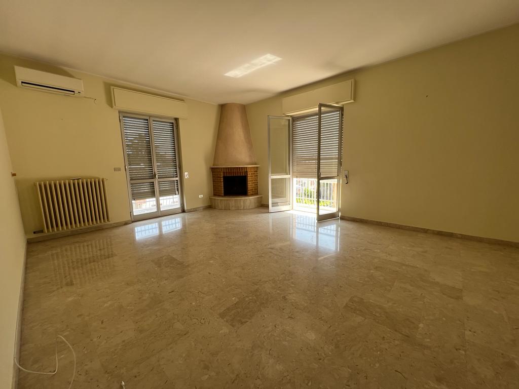 Appartamento di  4 vani /130 mq  a Conversano