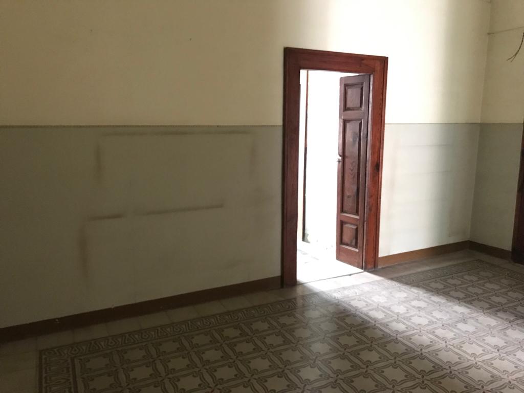 Appartamento di  3 vani /95 mq  a Noicattaro (zona Centro)