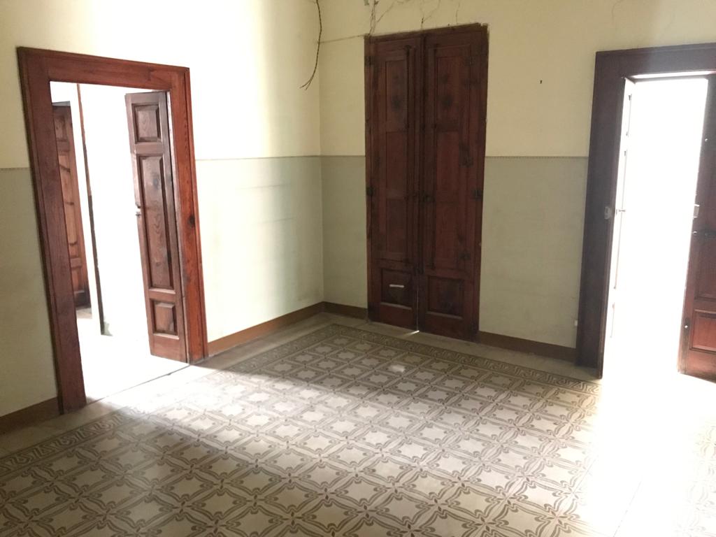 Appartamento di  3 vani /95 mq  a Noicattaro (zona Centro)