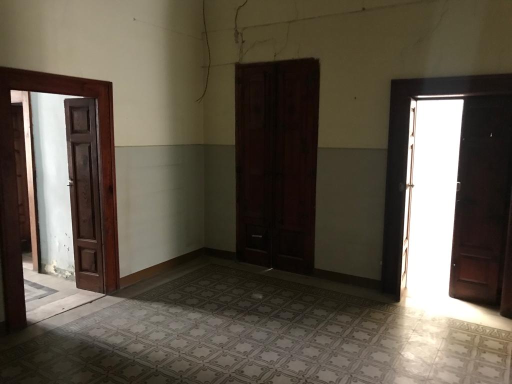 Appartamento di  3 vani /95 mq  a Noicattaro (zona Centro)