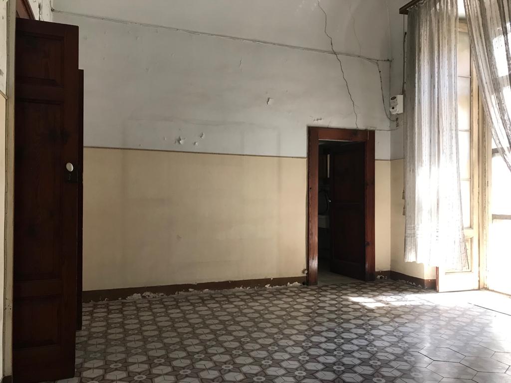 Appartamento di  3 vani /95 mq  a Noicattaro (zona Centro)