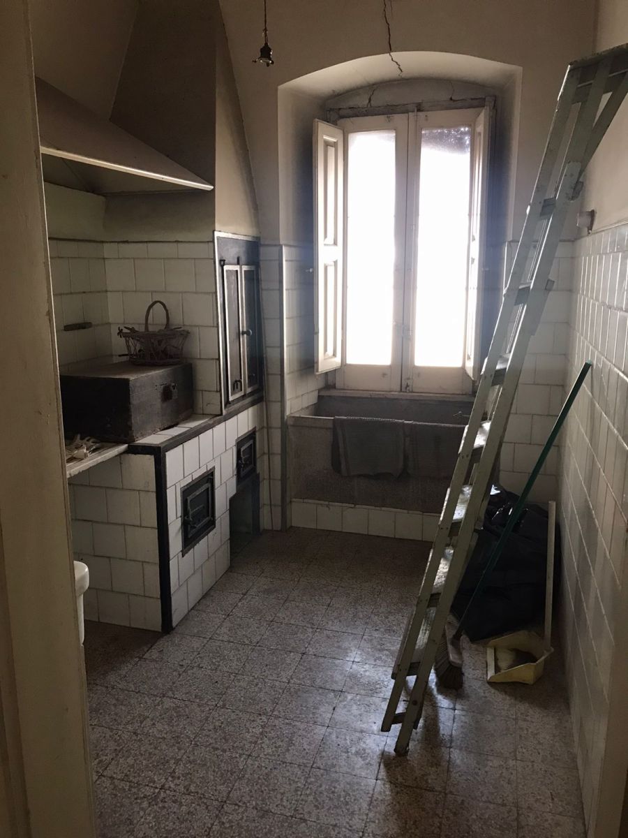 Appartamento di  3 vani /95 mq  a Noicattaro (zona Centro)