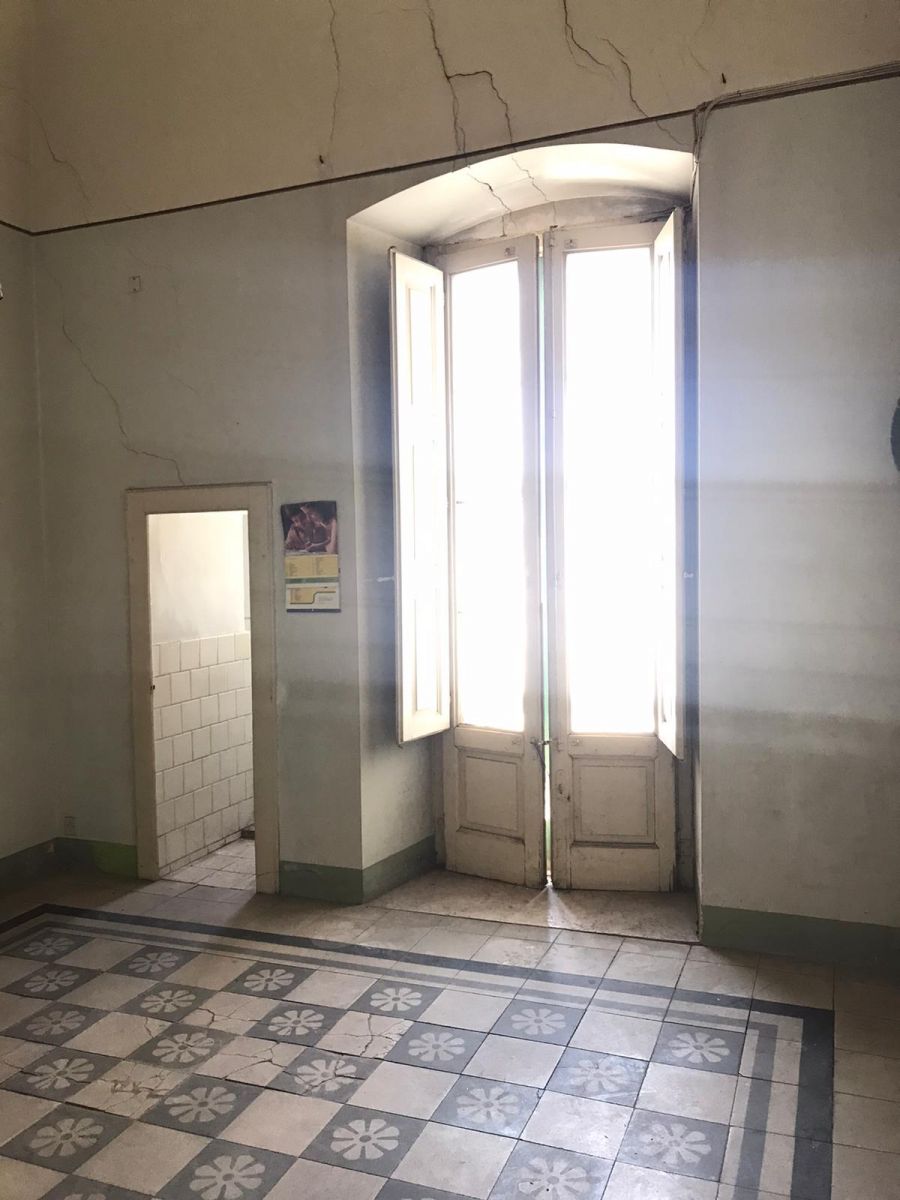 Appartamento di  3 vani /95 mq  a Noicattaro (zona Centro)