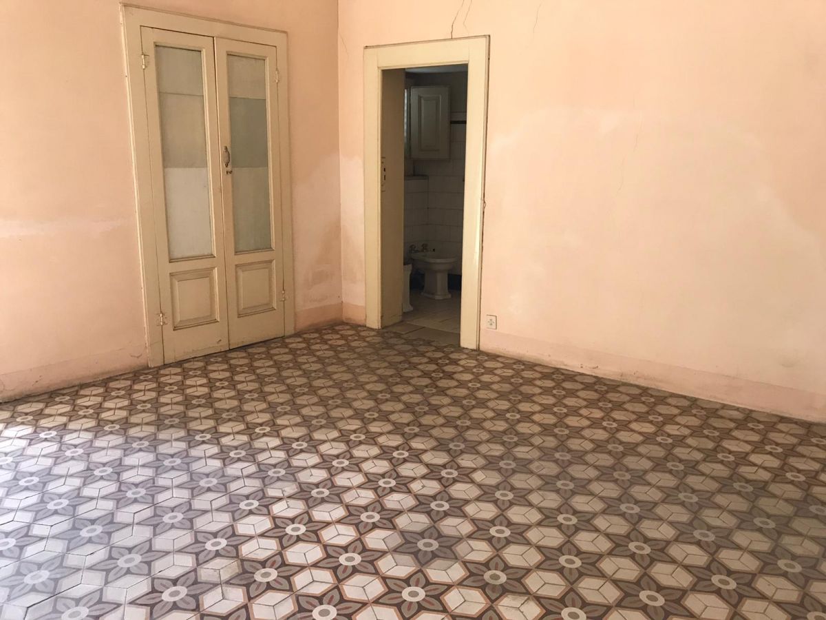 Appartamento di  3 vani /95 mq  a Noicattaro (zona Centro)