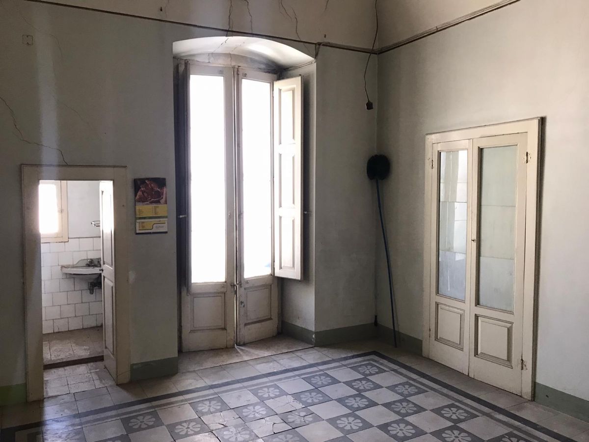 Appartamento di  3 vani /95 mq  a Noicattaro (zona Centro)