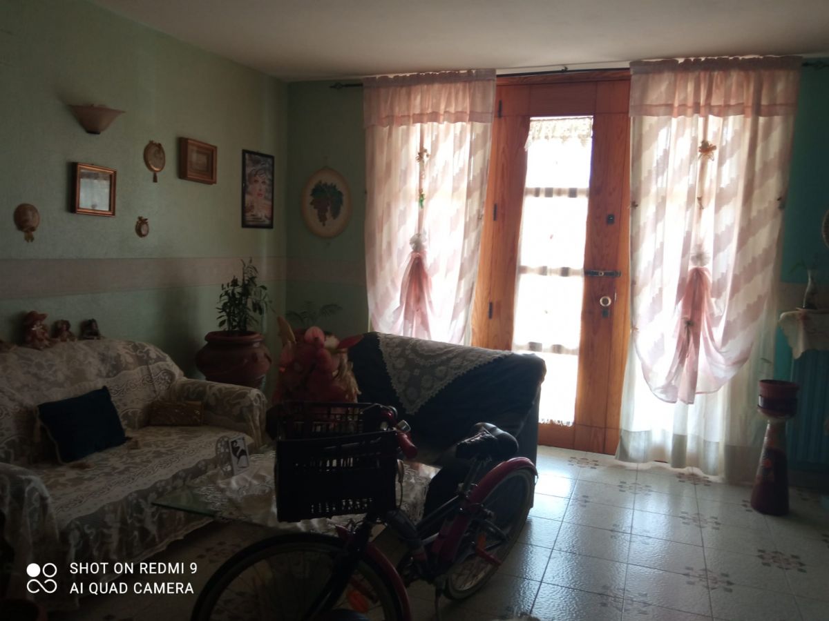 Appartamento di  3 vani /92 mq  a Noicattaro (zona Zona via Rutigliano)