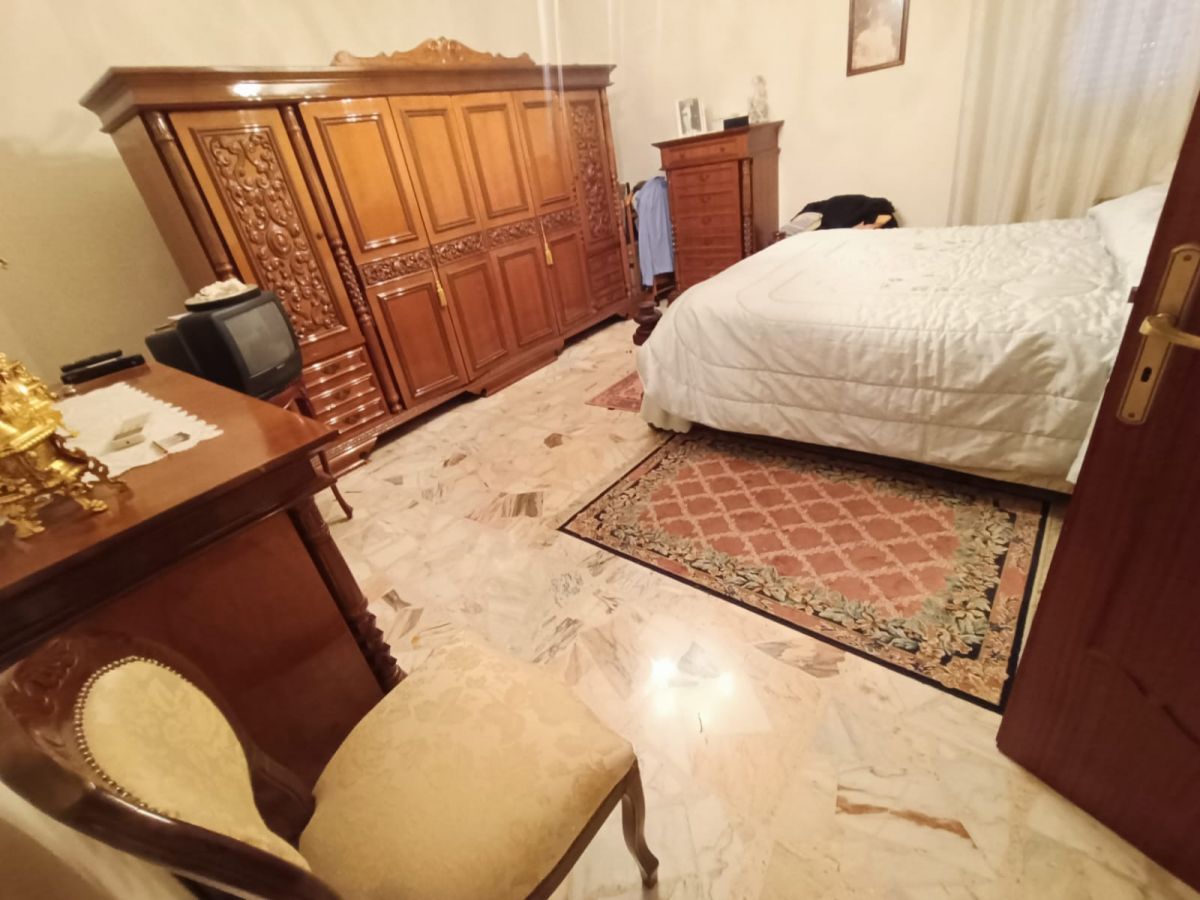 Appartamento di  5 vani /130 mq  a Andria (zona CROCI CAMAGGIO MONTINGELLI)