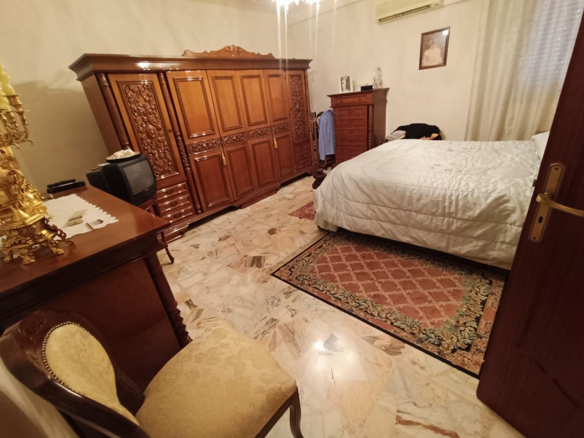 Appartamento di  5 vani /130 mq  a Andria (zona CROCI CAMAGGIO MONTINGELLI)