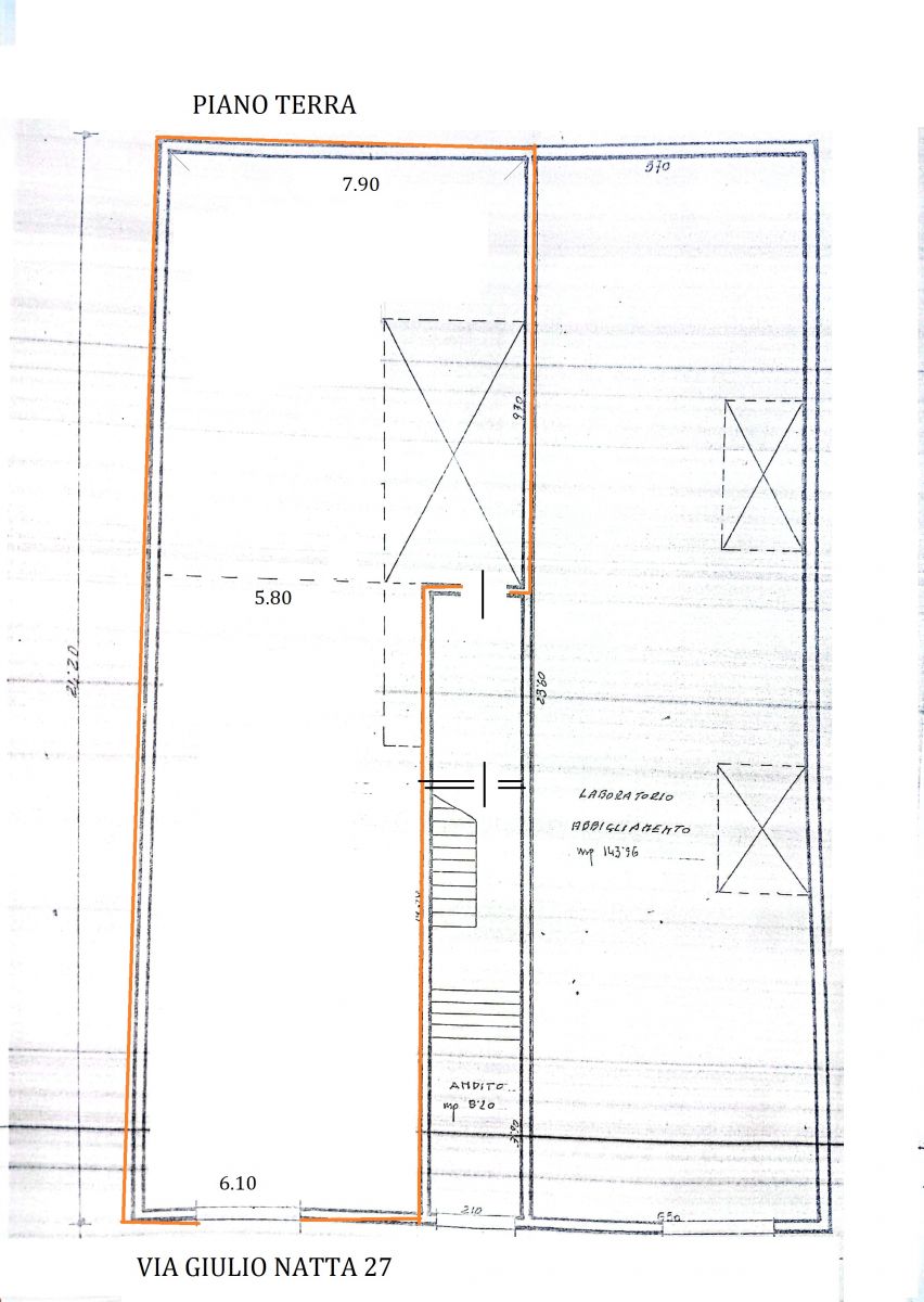 Laboratorio di  1 vani /170 mq  a Andria (zona CROCI CAMAGGIO MONTINGELLI)