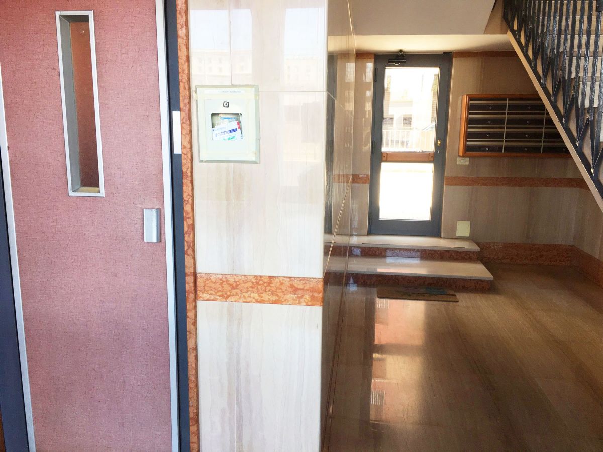 Appartamento di  5 vani /158 mq  a Bari - Picone (zona Stazione)