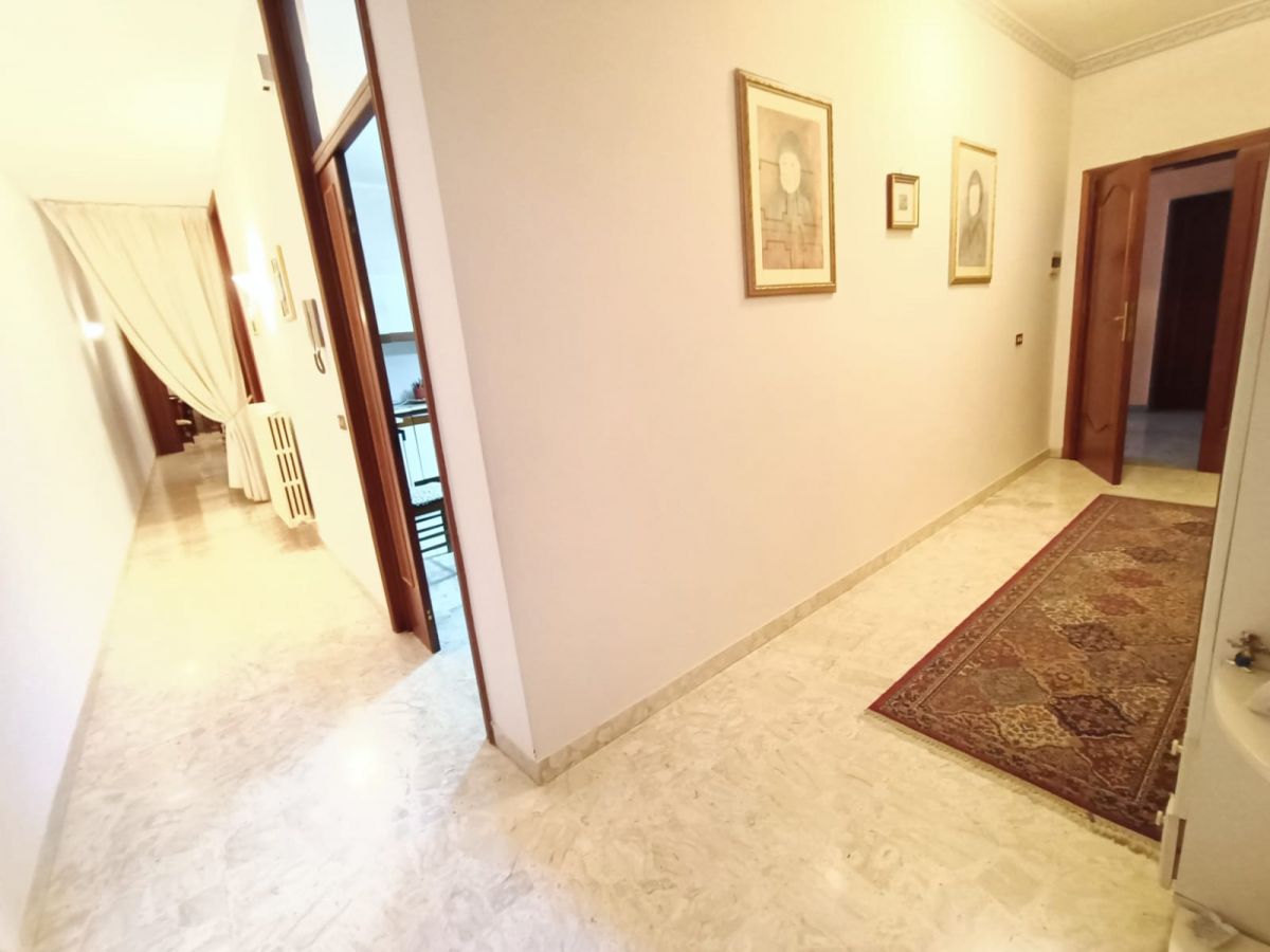 Appartamento di  4 vani /130 mq  a Andria (zona CROCI CAMAGGIO MONTINGELLI)