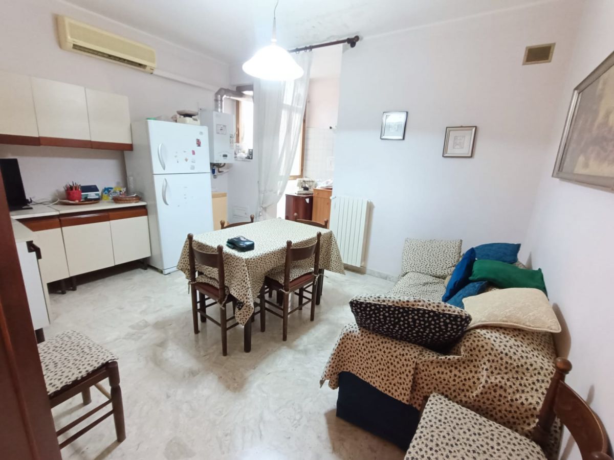 Appartamento di  4 vani /130 mq  a Andria (zona CROCI CAMAGGIO MONTINGELLI)