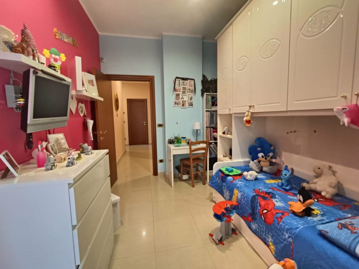 Appartamento di  3 vani /115 mq  a Modugno (zona Porto Torres)