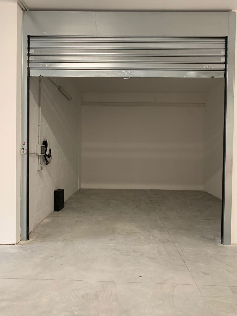 Box / Garage / Posto Auto di  1 vani /23 mq  a Bari - Poggiofranco (zona viale concilio vaticano)