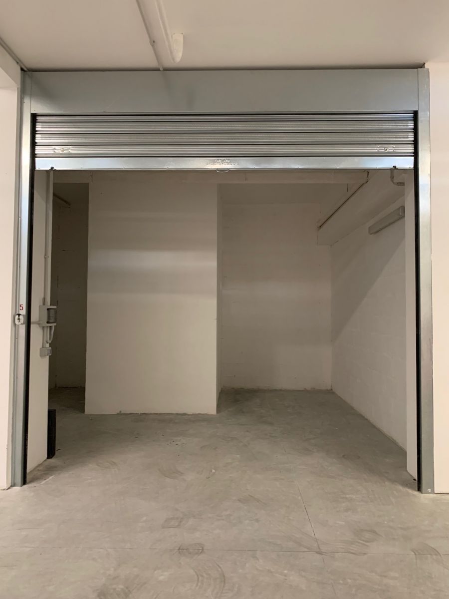 Box / Garage / Posto Auto di  1 vani /23 mq  a Bari - Poggiofranco (zona viale concilio vaticano)