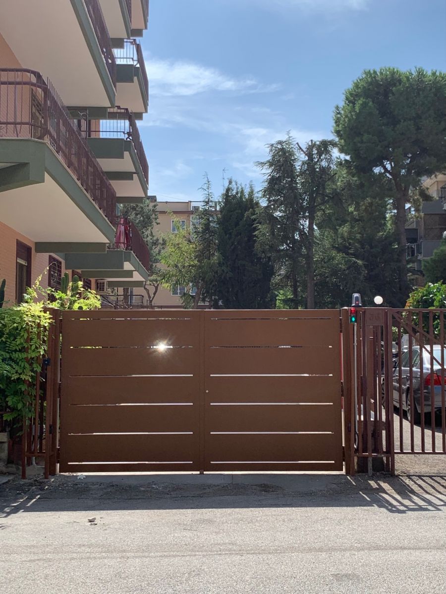 Box / Garage / Posto Auto di  1 vani /23 mq  a Bari - Poggiofranco (zona viale concilio vaticano)