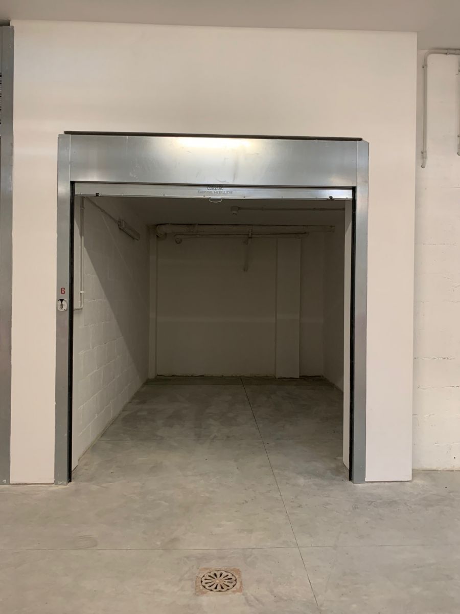 Box / Garage / Posto Auto di  1 vani /23 mq  a Bari - Poggiofranco (zona viale concilio vaticano)