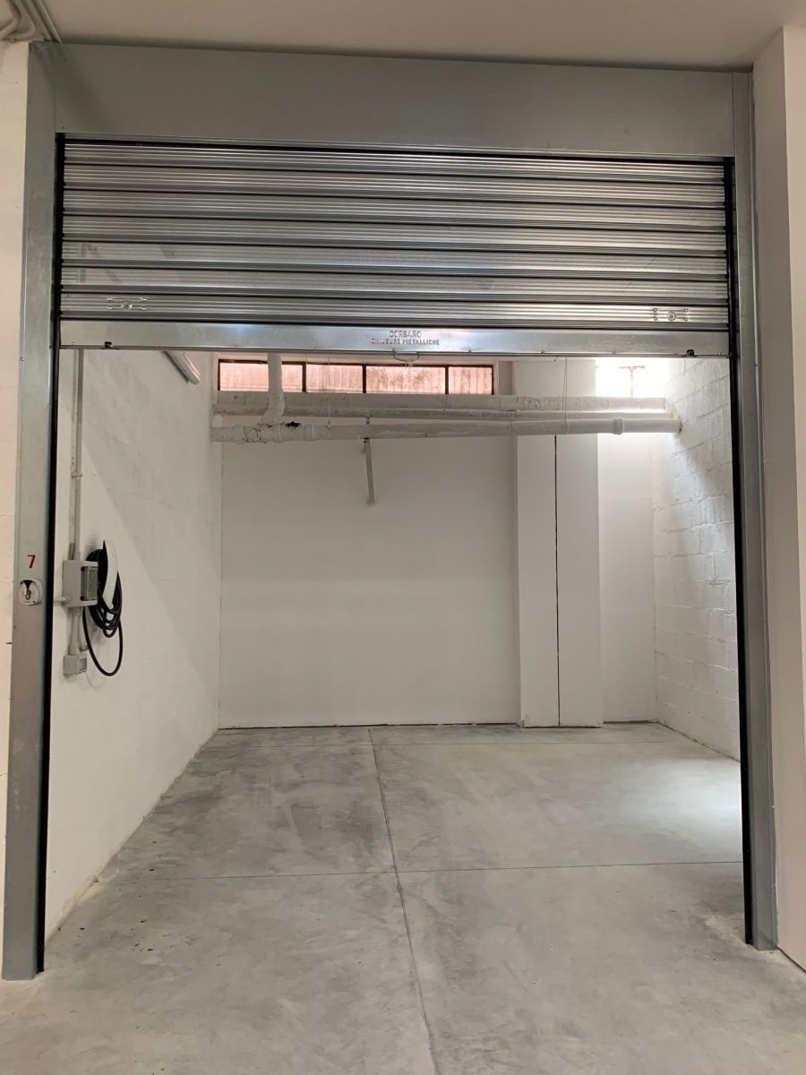 Box / Garage / Posto Auto di  1 vani /23 mq  a Bari - Poggiofranco (zona viale concilio vaticano)