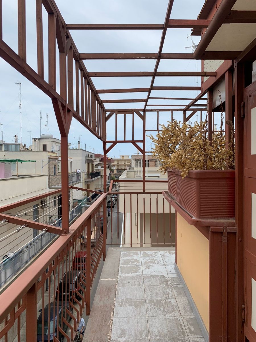 Appartamento di  3 vani /79 mq  a Noicattaro (zona Centro)