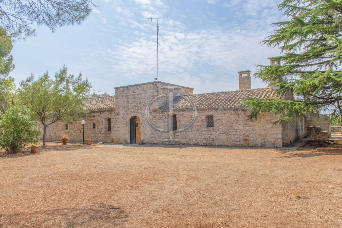 Rustico / Casale / Masseria di  6 vani /600 mq  a Conversano