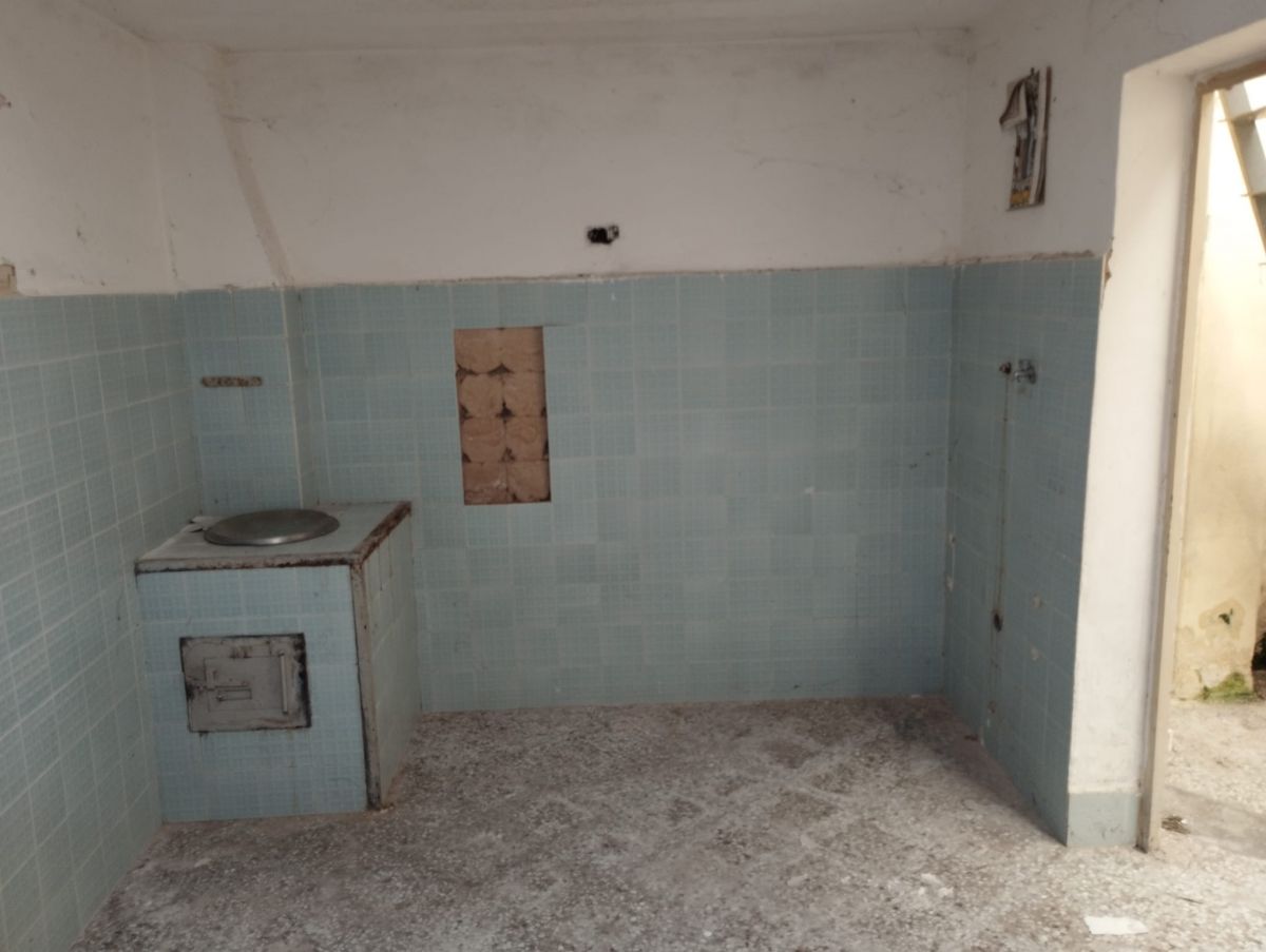 Casa indipendente di  4 vani /165 mq  a Bari - Ceglie del Campo