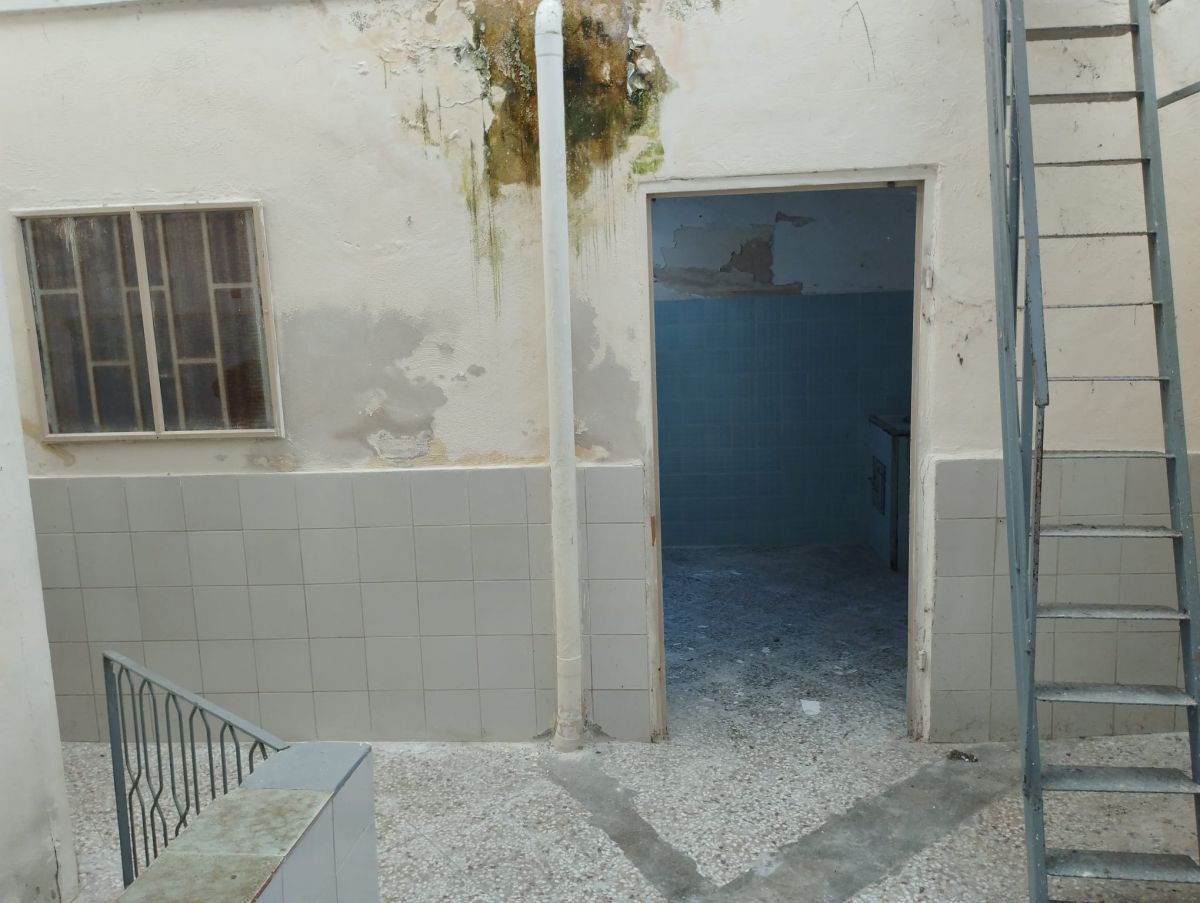 Casa indipendente di  4 vani /165 mq  a Bari - Ceglie del Campo