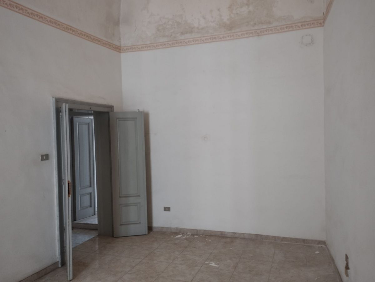 Casa indipendente di  4 vani /165 mq  a Bari - Ceglie del Campo