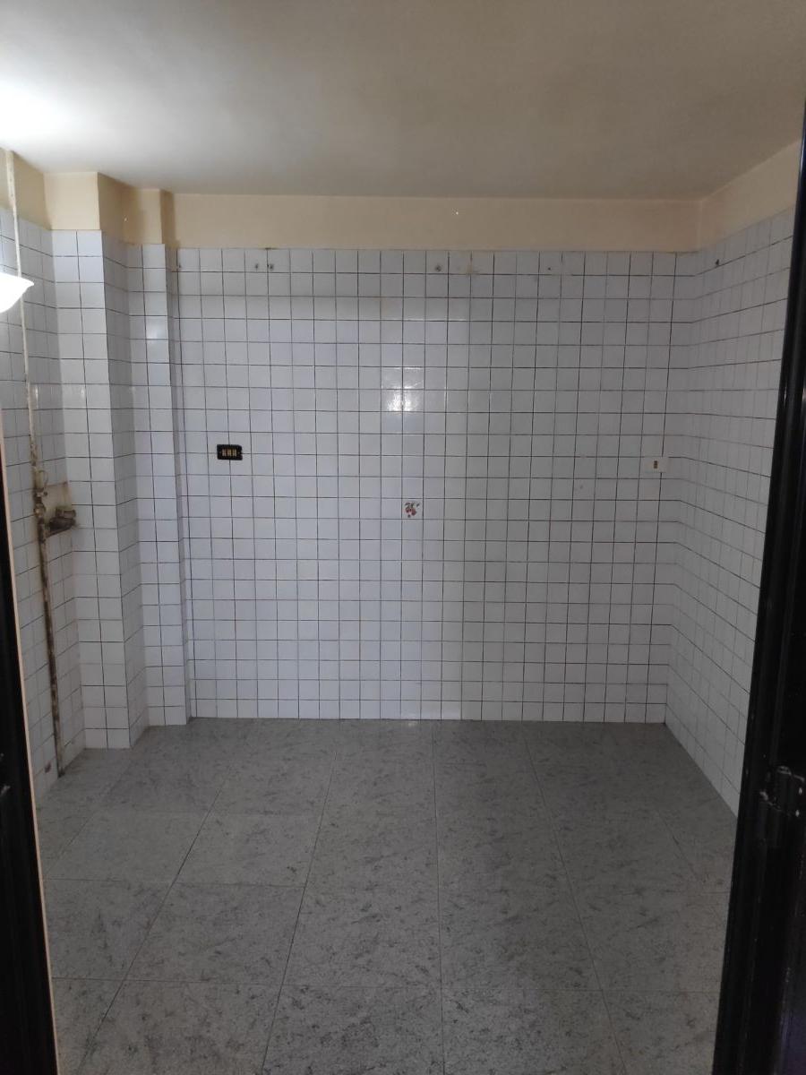 Appartamento di  3 vani /70 mq  a Bari - Carrassi (zona 2° trav. dopo il carcere)