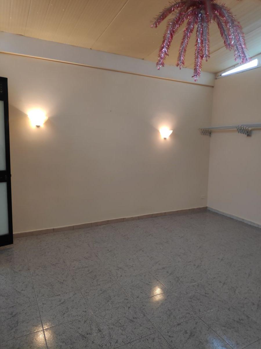 Appartamento di  3 vani /70 mq  a Bari - Carrassi (zona 2° trav. dopo il carcere)