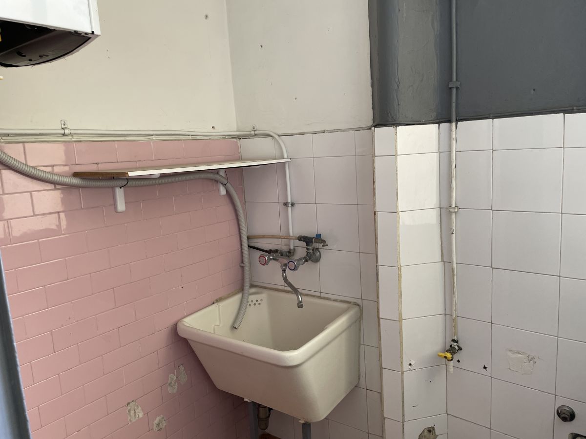 Appartamento di  5 vani /137 mq  a Bari - Libertà  (zona Via Crispi)