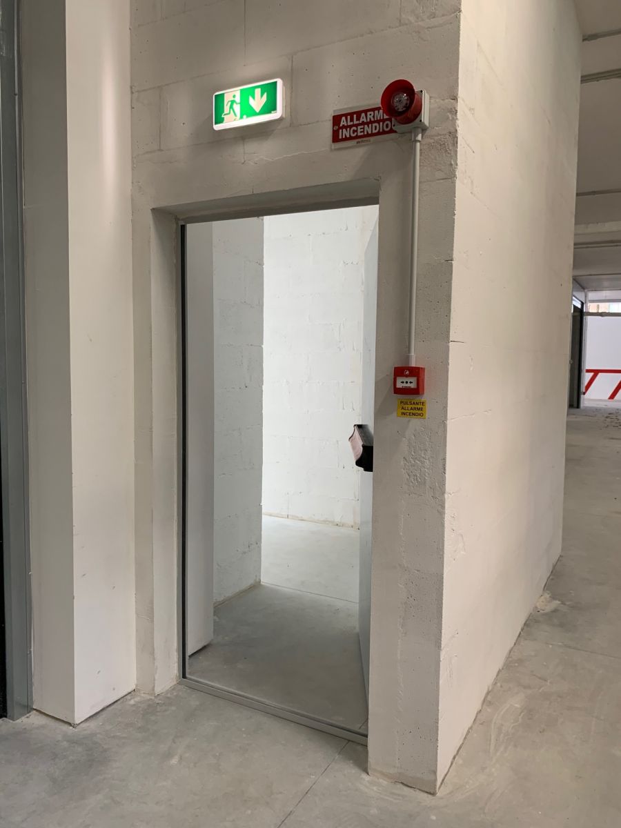 Box / Garage / Posto Auto di  1 vani /23 mq  a Bari - Poggiofranco (zona viale concilio vaticano)